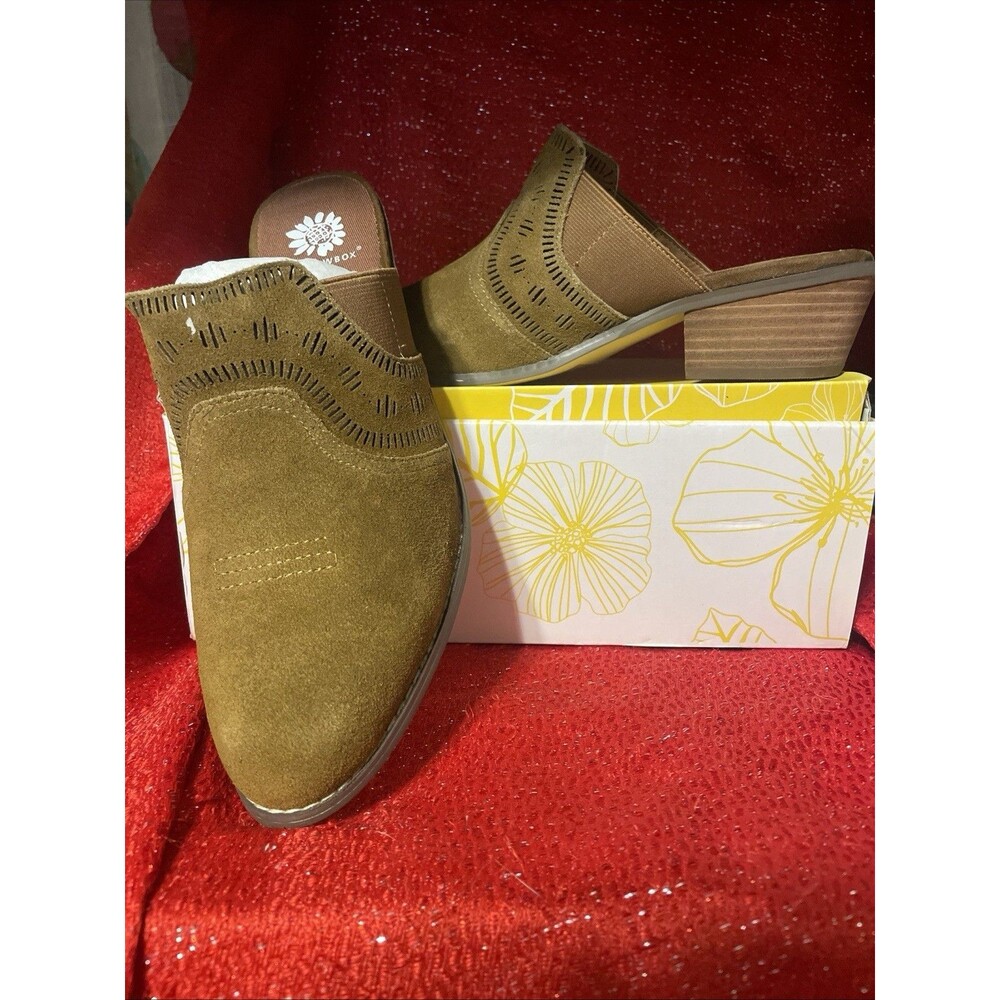 NIB YellowBox Clogs Mules Etched 1.5 Heel Size 6